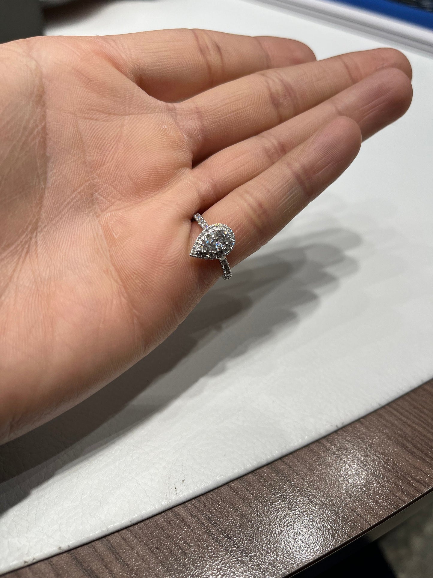NEW 18CT White Gold 0.75 Diamond Cluster Ring Engagement Ring Wedding Ring Pear Shape Ring