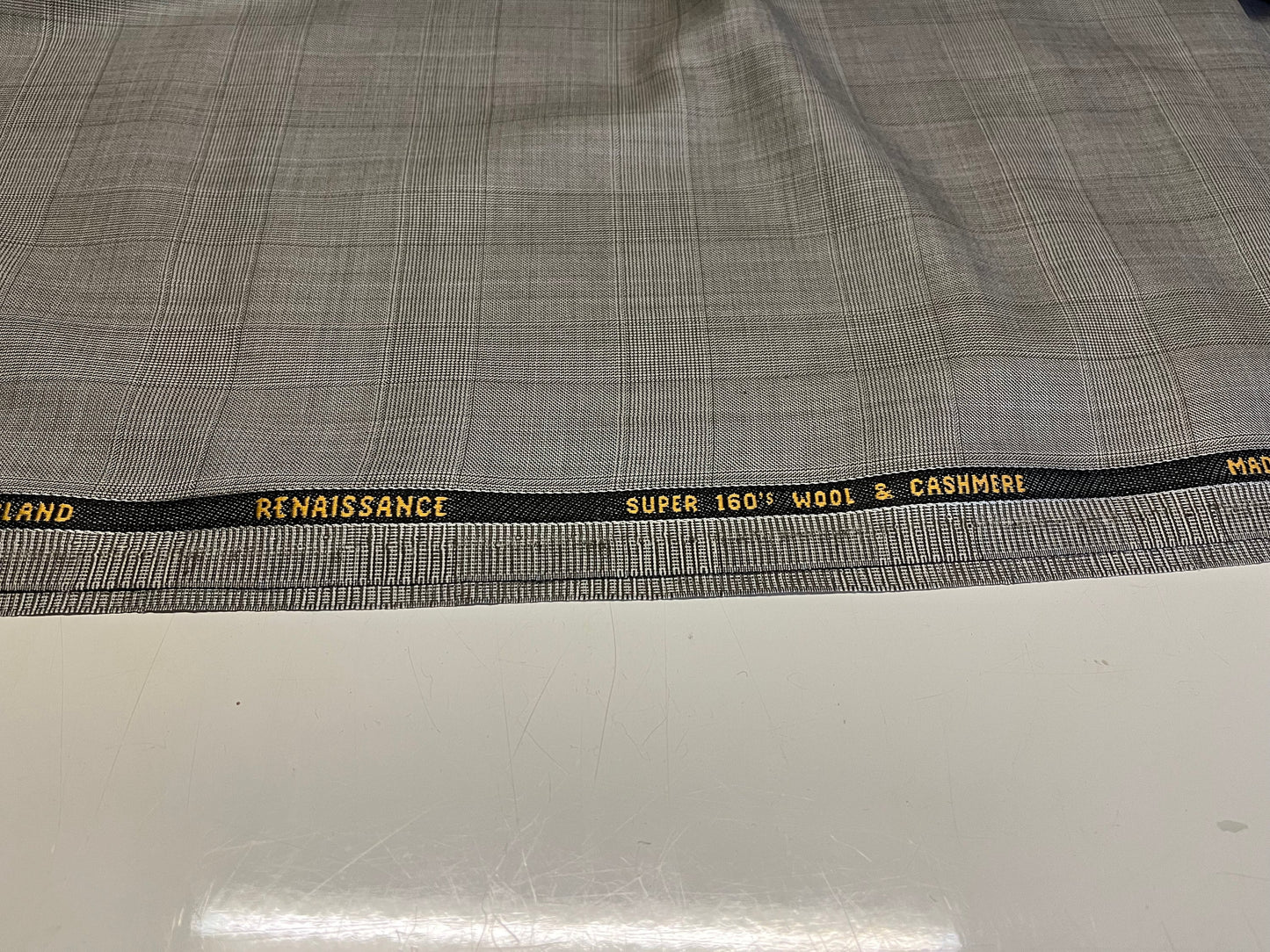 NEW High Class Renaissance Super 160’s Wool And Cashmere Suiting Fabric