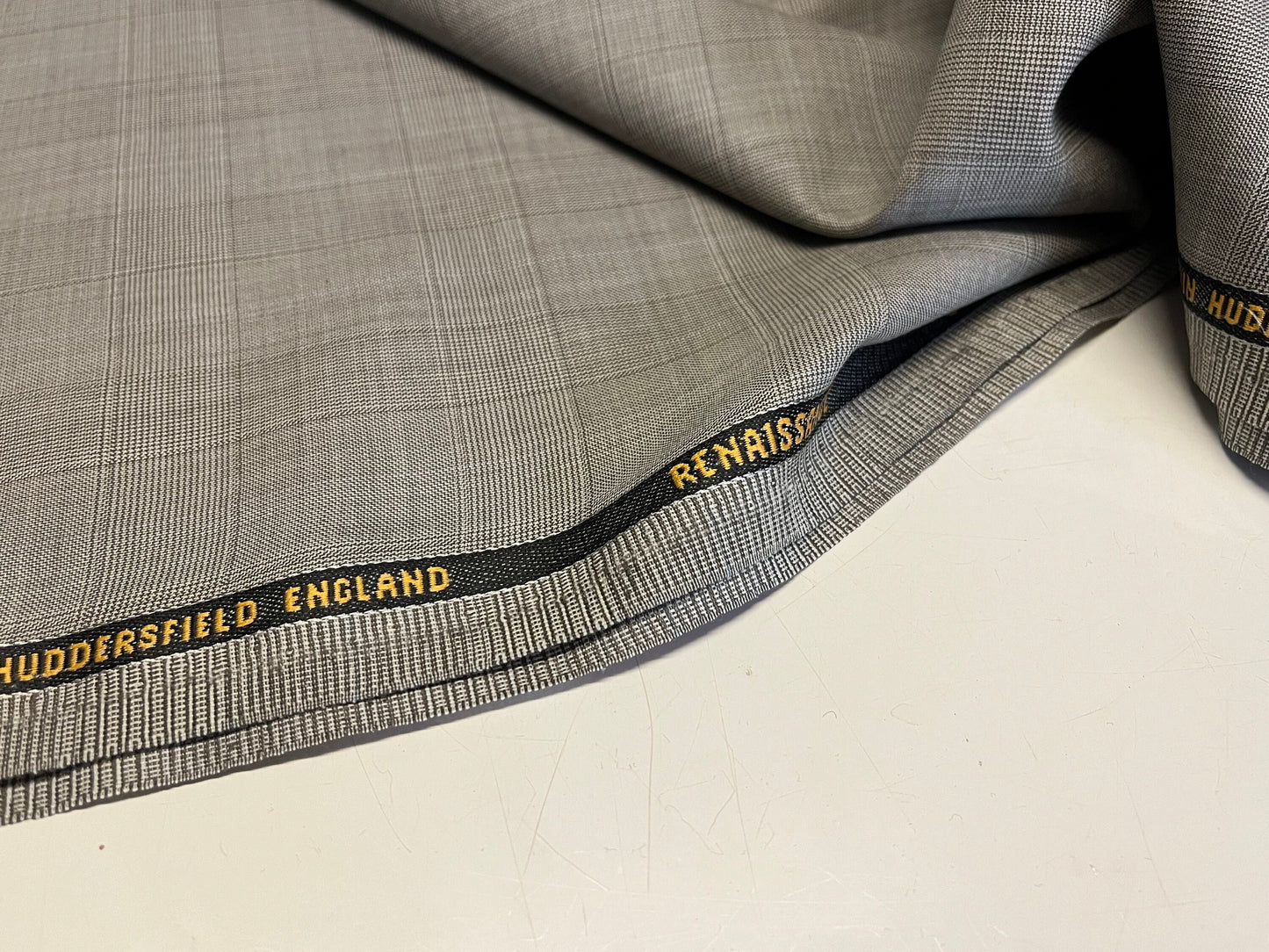 NEW High Class Renaissance Super 160’s Wool And Cashmere Suiting Fabric