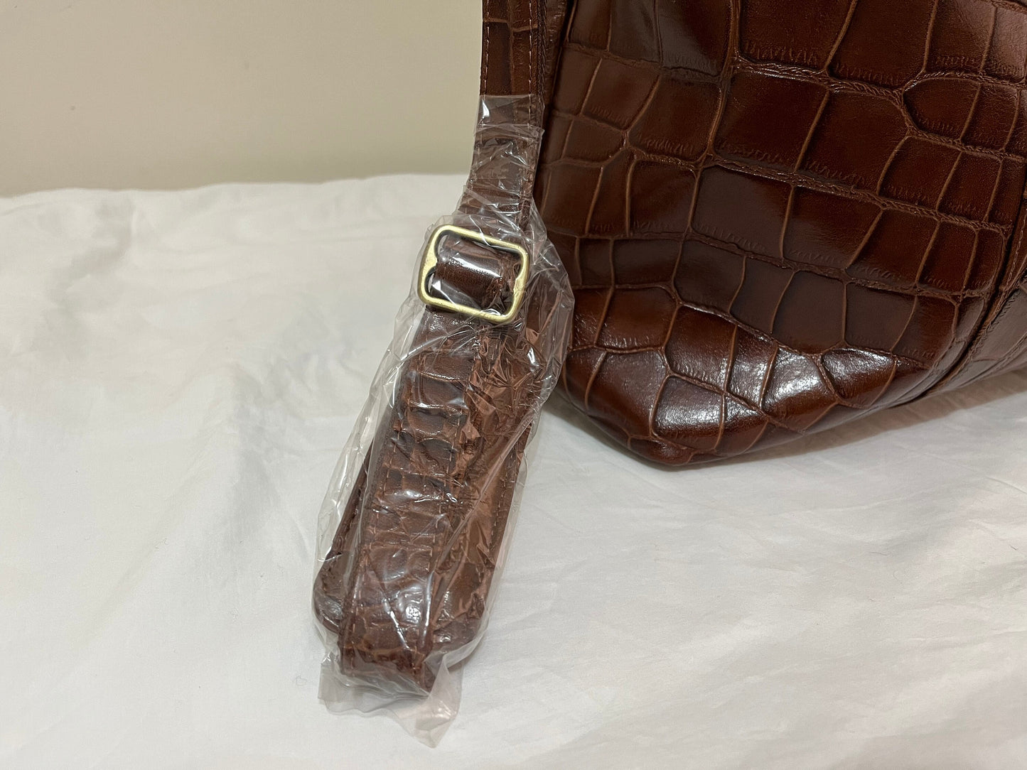 Genuine Leather Embossed Crocodile Effect Bag