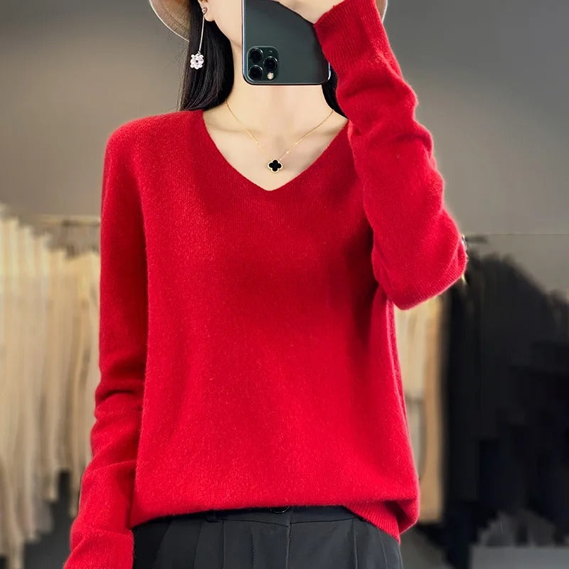 Women’s 100% Merino Wool V‑Neck Sweater – Soft Knit Pullover for Autumn & Winter | Luxuriously Warm & Breathable
