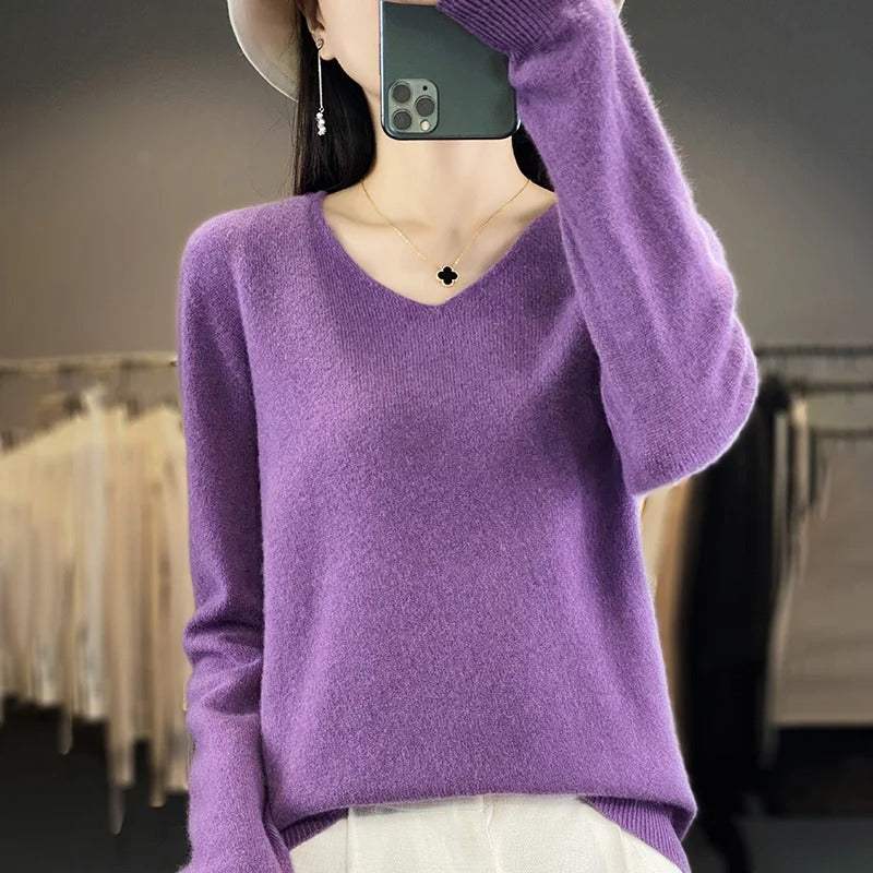 Women’s 100% Merino Wool V‑Neck Sweater – Soft Knit Pullover for Autumn & Winter | Luxuriously Warm & Breathable