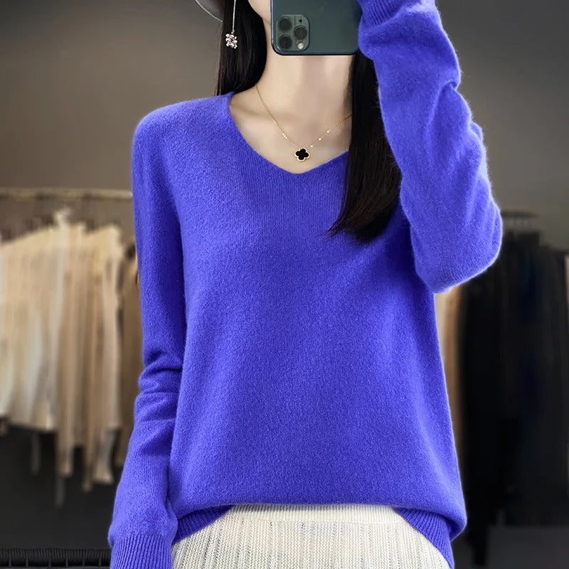 Women’s 100% Merino Wool V‑Neck Sweater – Soft Knit Pullover for Autumn & Winter | Luxuriously Warm & Breathable