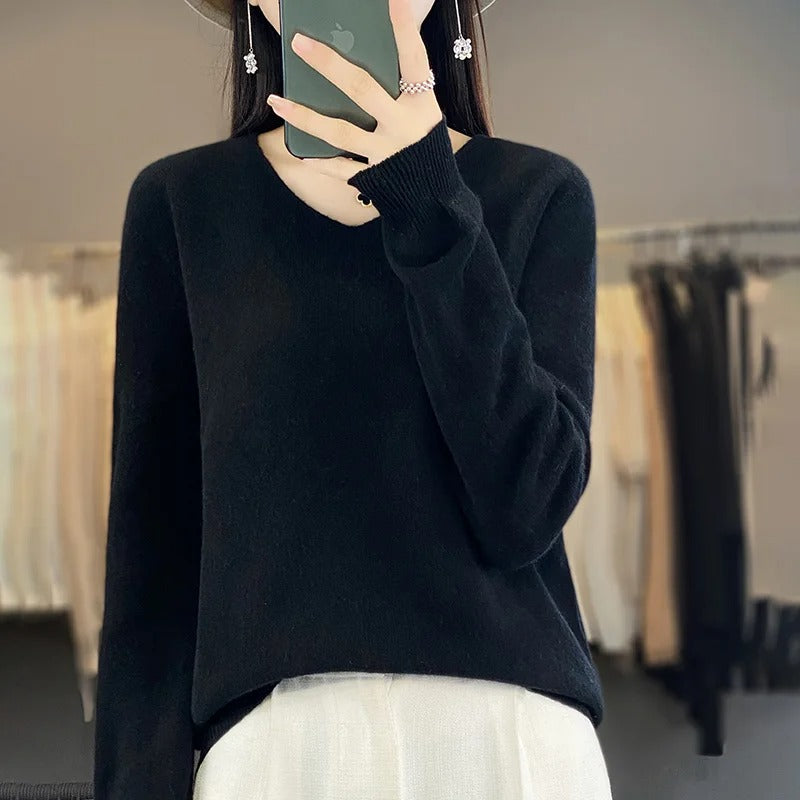 Women’s 100% Merino Wool V‑Neck Sweater – Soft Knit Pullover for Autumn & Winter | Luxuriously Warm & Breathable