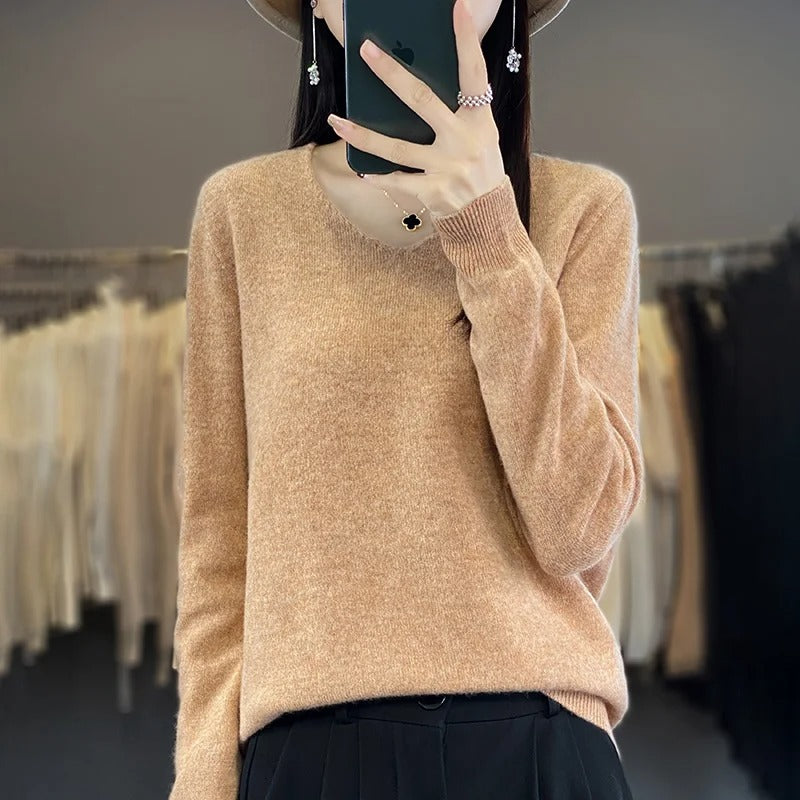 Women’s 100% Merino Wool V‑Neck Sweater – Soft Knit Pullover for Autumn & Winter | Luxuriously Warm & Breathable