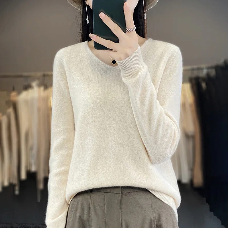 Women’s 100% Merino Wool V‑Neck Sweater – Soft Knit Pullover for Autumn & Winter | Luxuriously Warm & Breathable