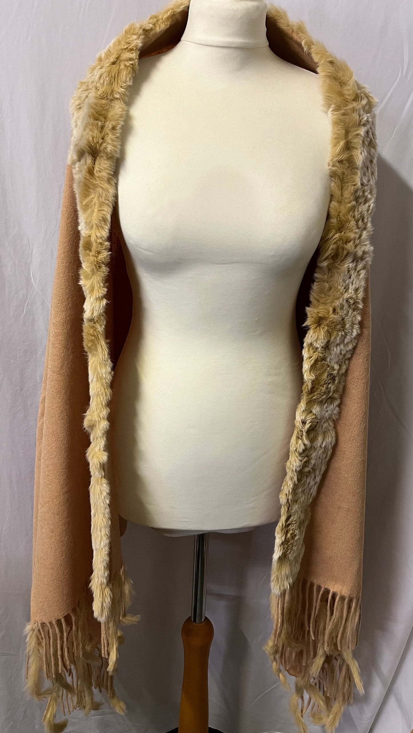 NEW High Class Women’s Wool Cashmere With Fur Shawl (Multiple Colours Available, Cream, Black, Grey, Tan Camel), Gift Shawl