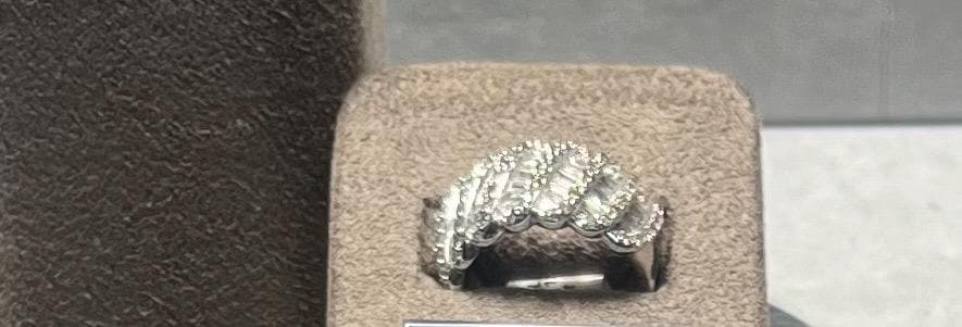NEW 9CT White Gold, 1.35 TCW FG Carrot Diamond Ring Unisex Women’s / Men’s Ring (Please See Description)