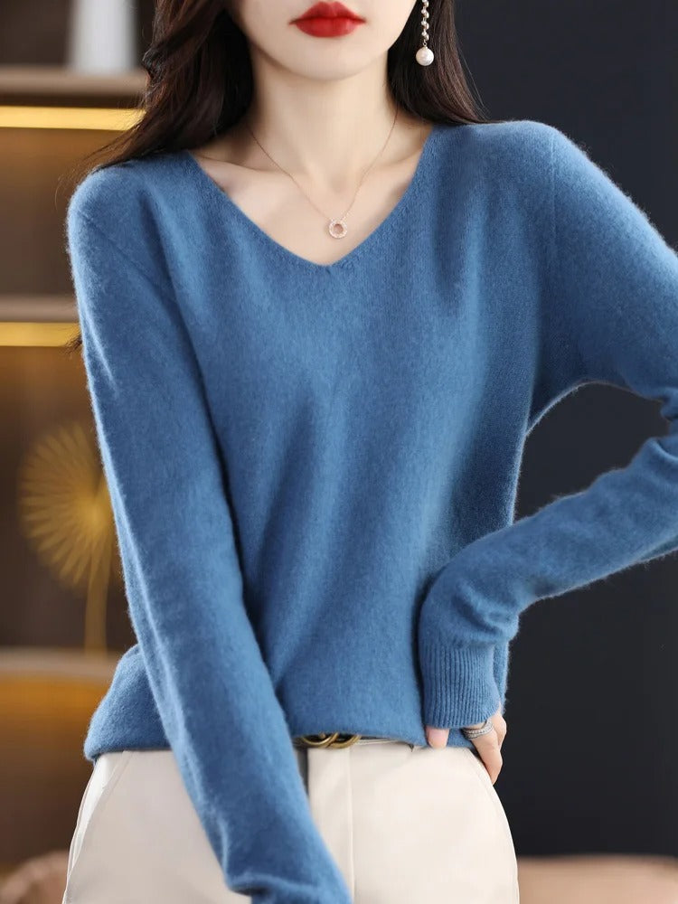 Women’s 100% Merino Wool V‑Neck Sweater – Soft Knit Pullover for Autumn &amp; Winter | Luxuriously Warm &amp; Breathable