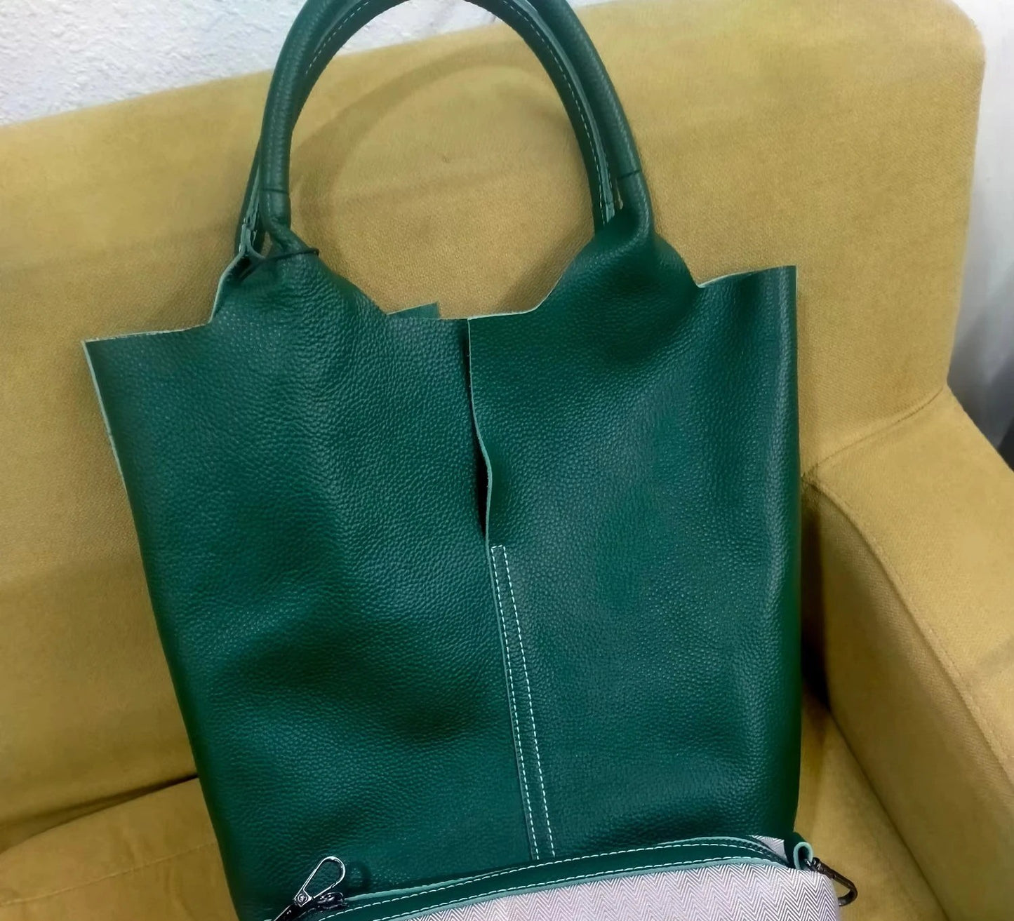 Luxury Genuine Leather Tote Bag for Women – Soft Cowhide Designer Shoulder Bucket Handbag Large Commuter Tote