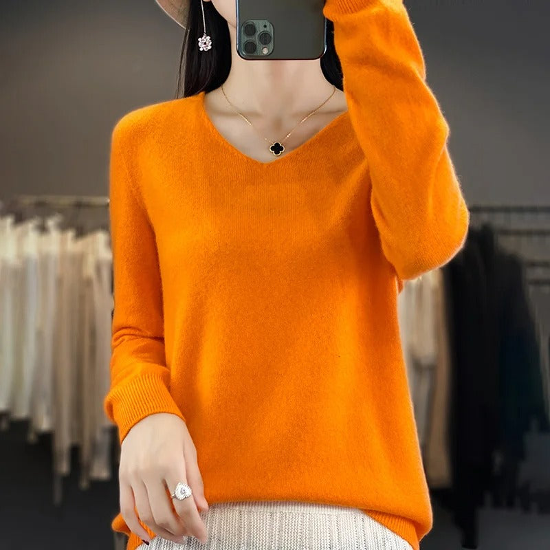 Women’s 100% Merino Wool V‑Neck Sweater – Soft Knit Pullover for Autumn &amp; Winter | Luxuriously Warm &amp; Breathable