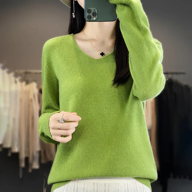 Women’s 100% Merino Wool V‑Neck Sweater – Soft Knit Pullover for Autumn &amp; Winter | Luxuriously Warm &amp; Breathable